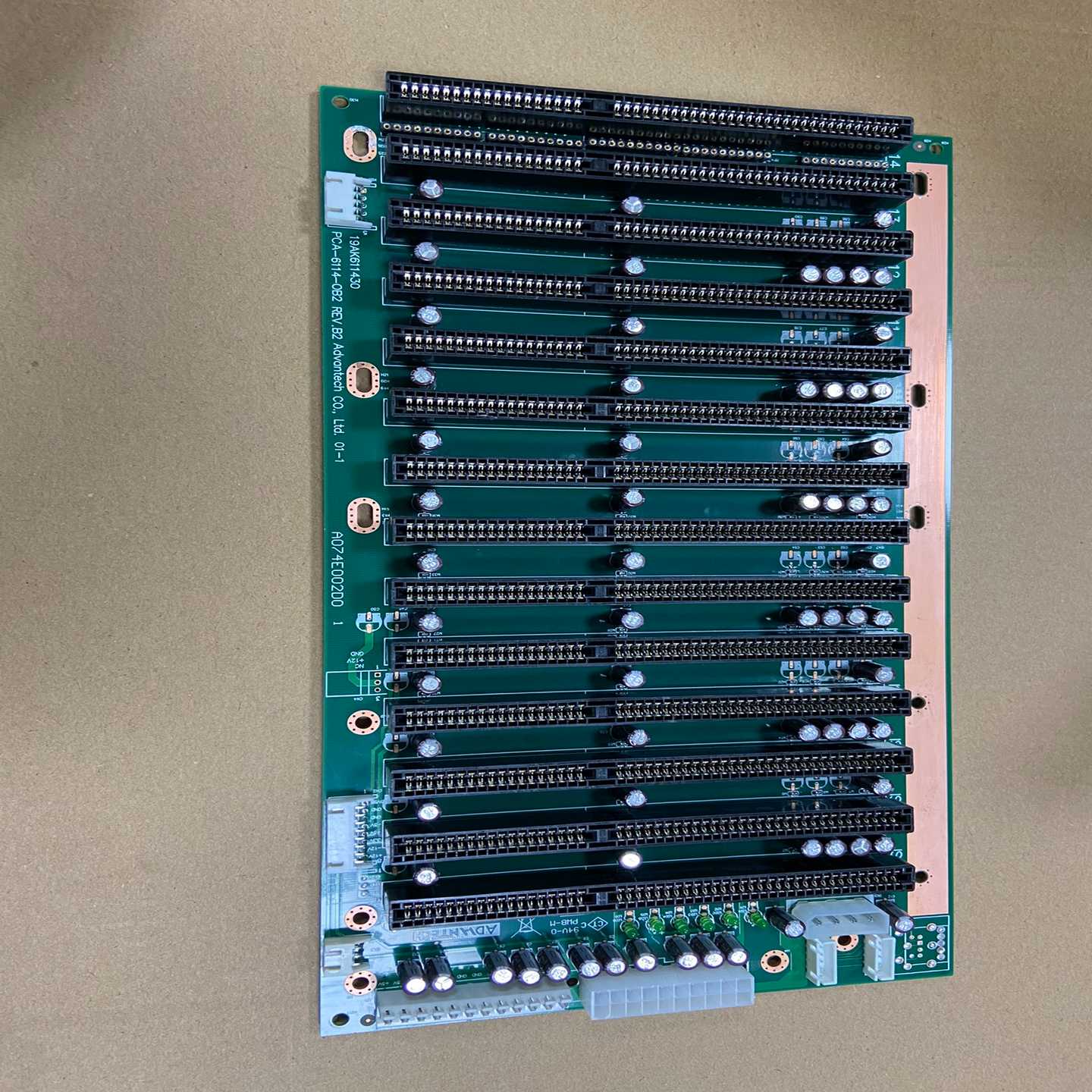 库存PCA-6114-0B2研华底板IPC-610【博航商行】