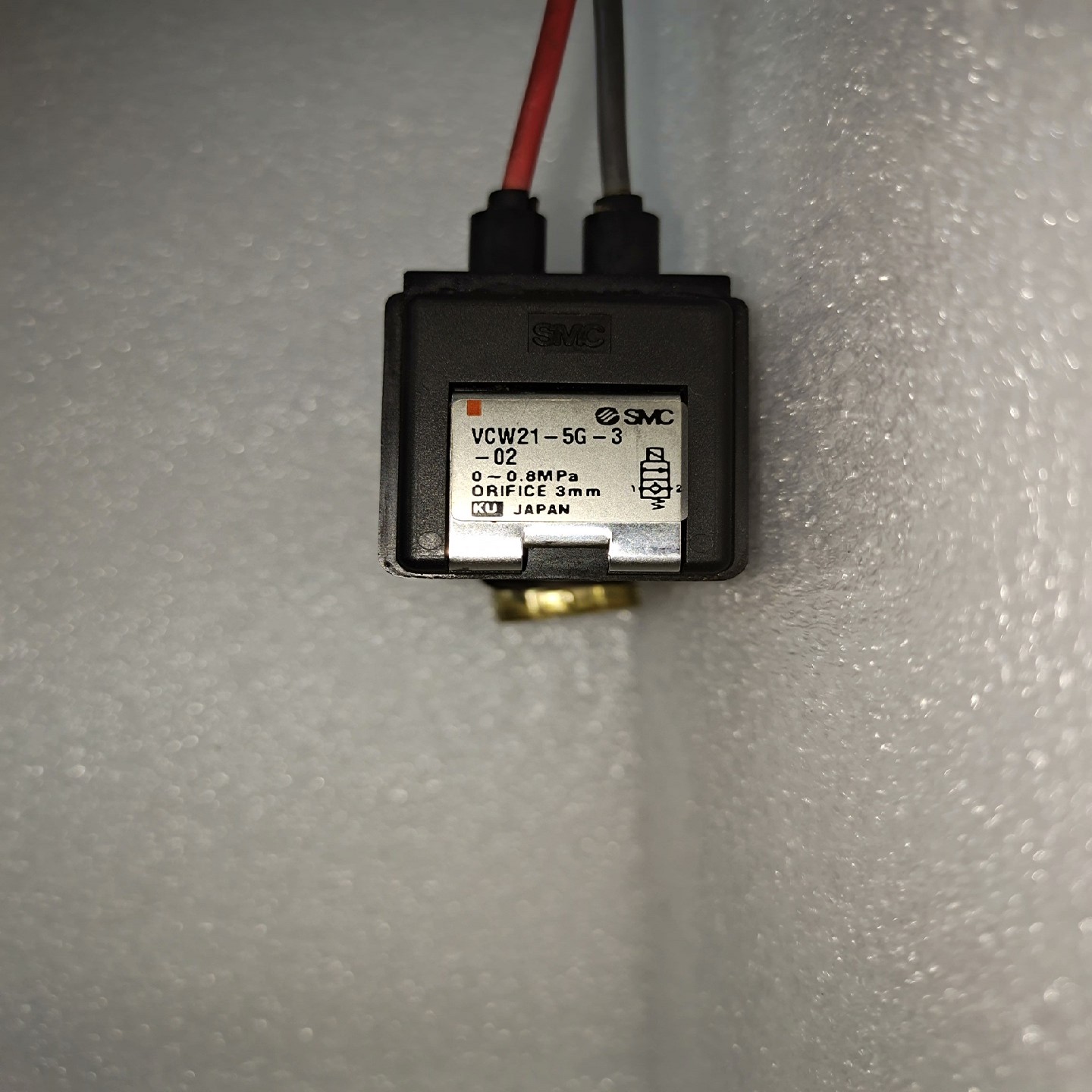 SMC电磁阀VCW21-5G-3-02二手拆机，成色如图--议价商品