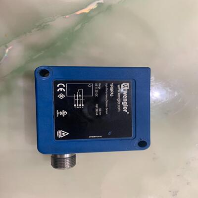 询价~wenglor德国威格勒激光测距传感器YP09PA3
