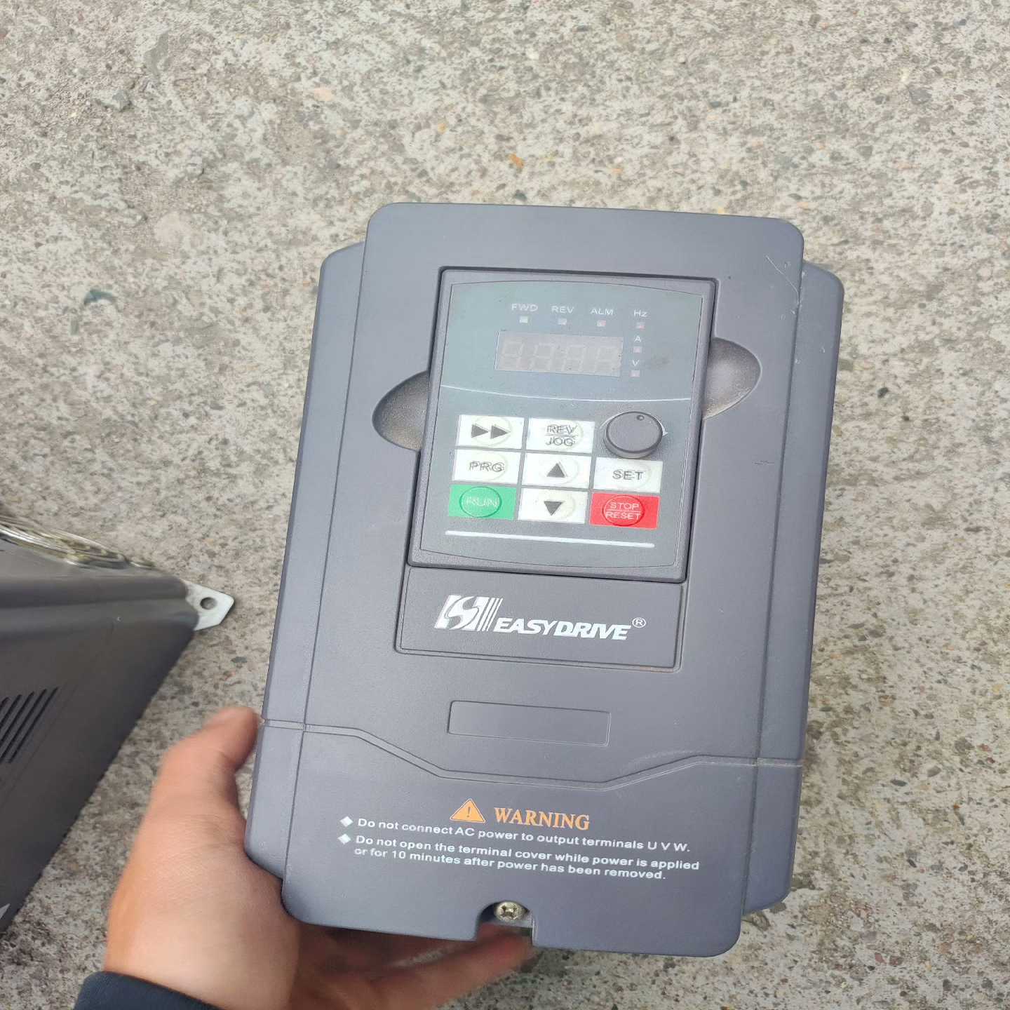 易驱变频器CV3100-4T0007M/4t0015fp适用