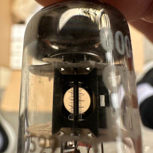 询-英国CV4010电子管代换EF956j16