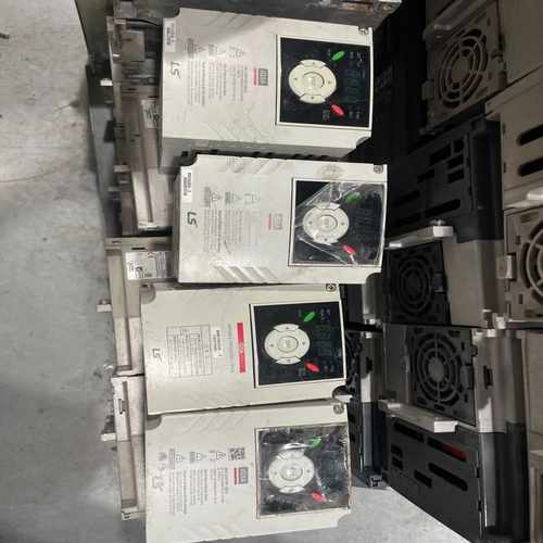 LG变频器SV015IG5A-2 测试好1.5KW~议价