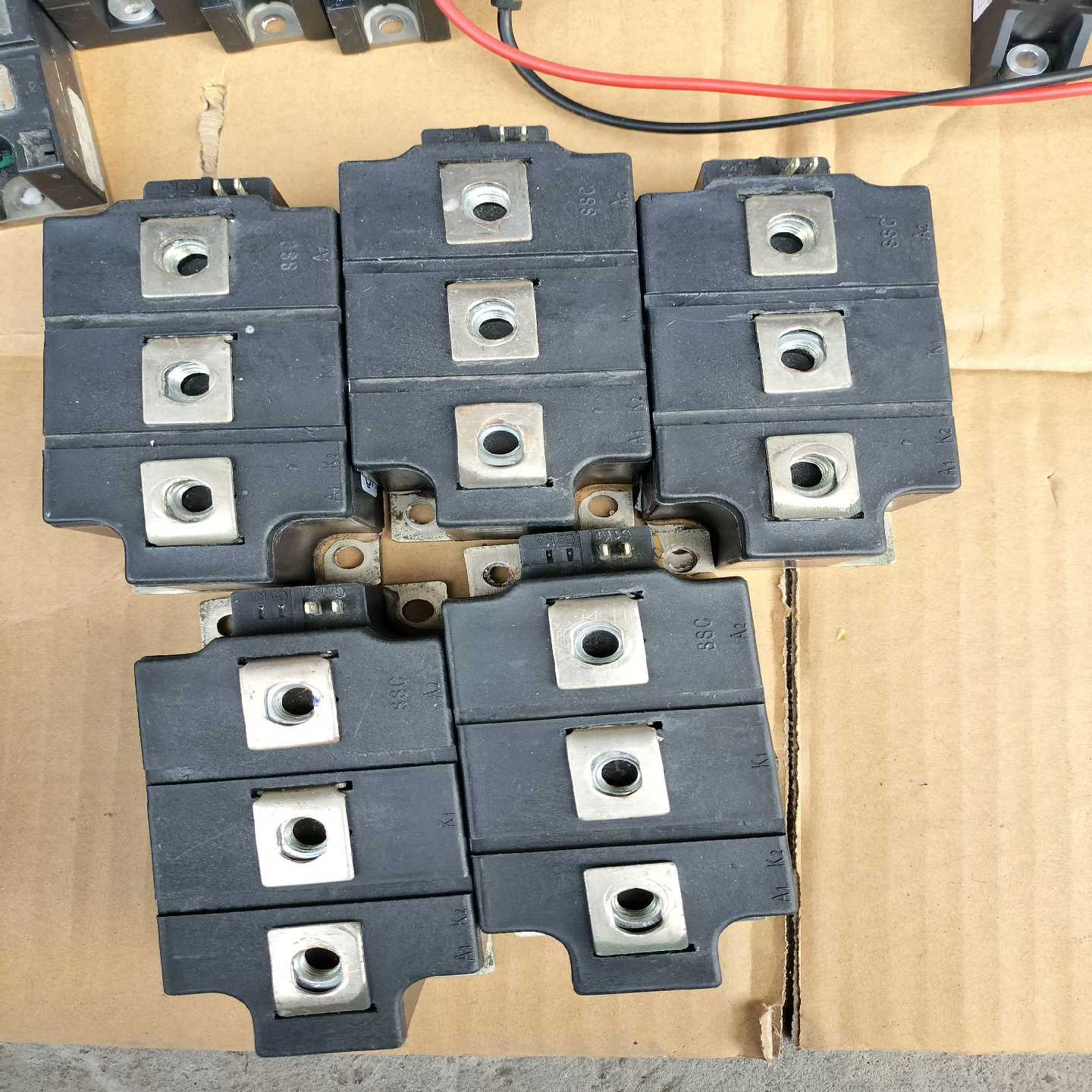 询价~MT/DC300A1600V  6个，申社如图功