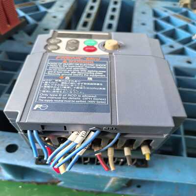 富士FRENIC-Mini变频器型号FRN0.4C1S-4J--议价商品