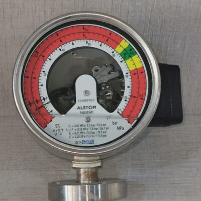 WIKA 233.52.100 Density Monitor with Alarm Contacts 821.1.1.