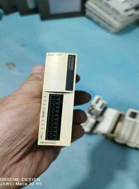 施耐德plc模块TM2DRA8RT二手拆机功能包好便--议价商品