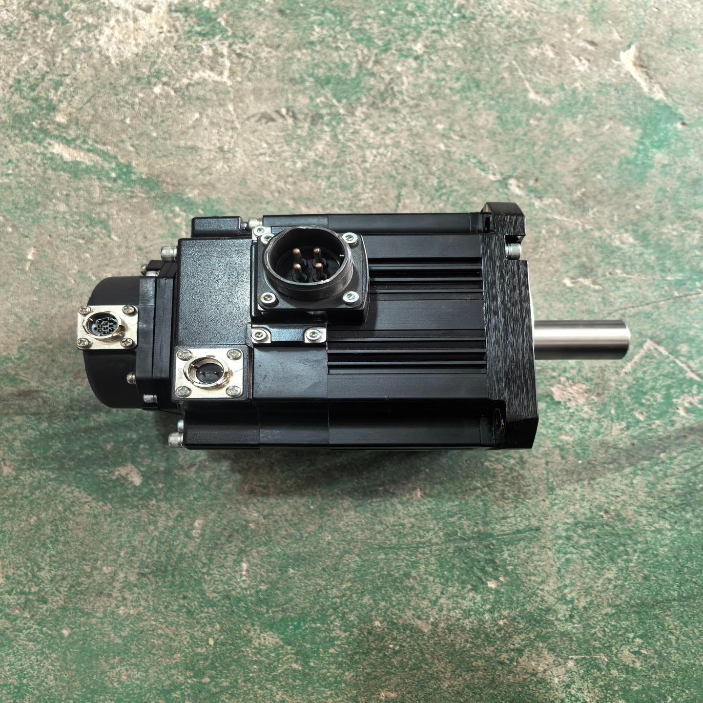 【请询价】三菱伺服电机HF-SP102B 1KW  带刹车原装拆机实图