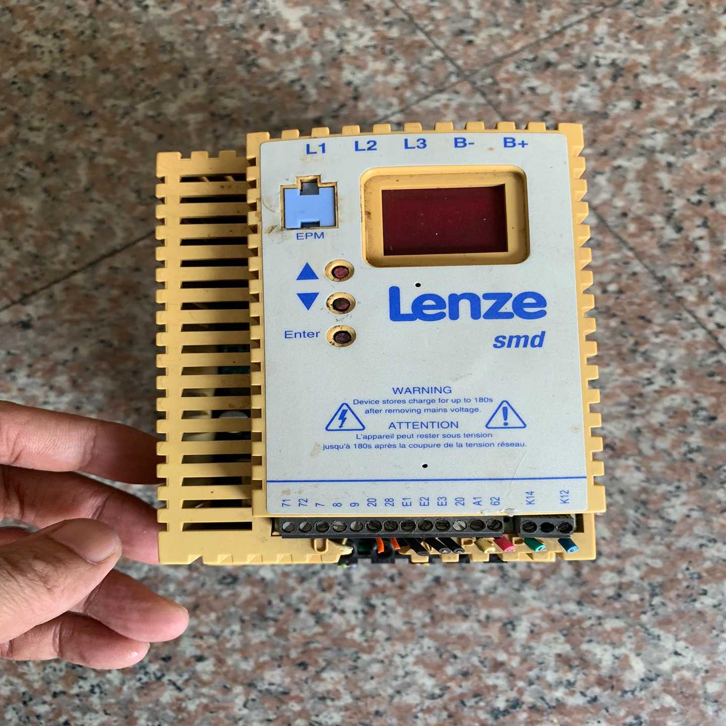 伦茨变频器ESMD152L4TXA(1.5kw)成色有点询价