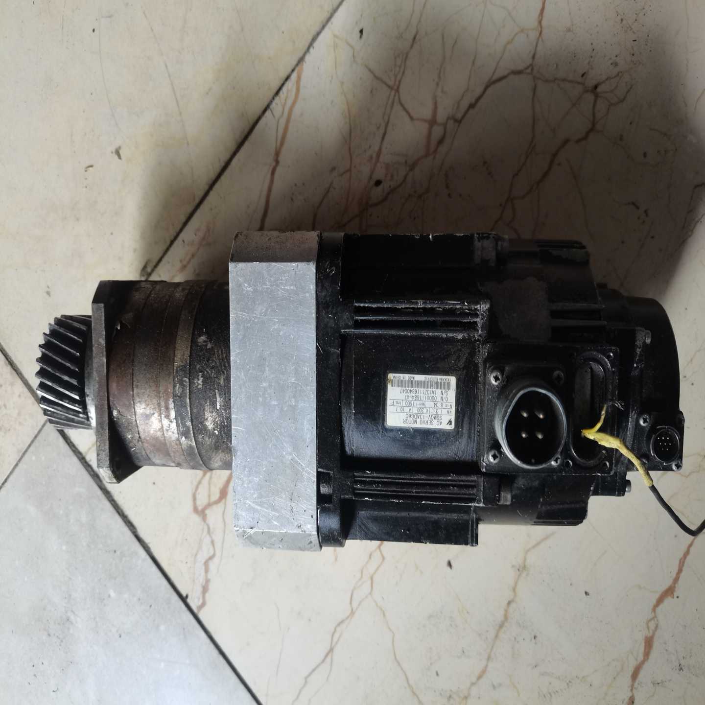 询价安川电机SGMGV-13ADC6C实图拍~可接维修