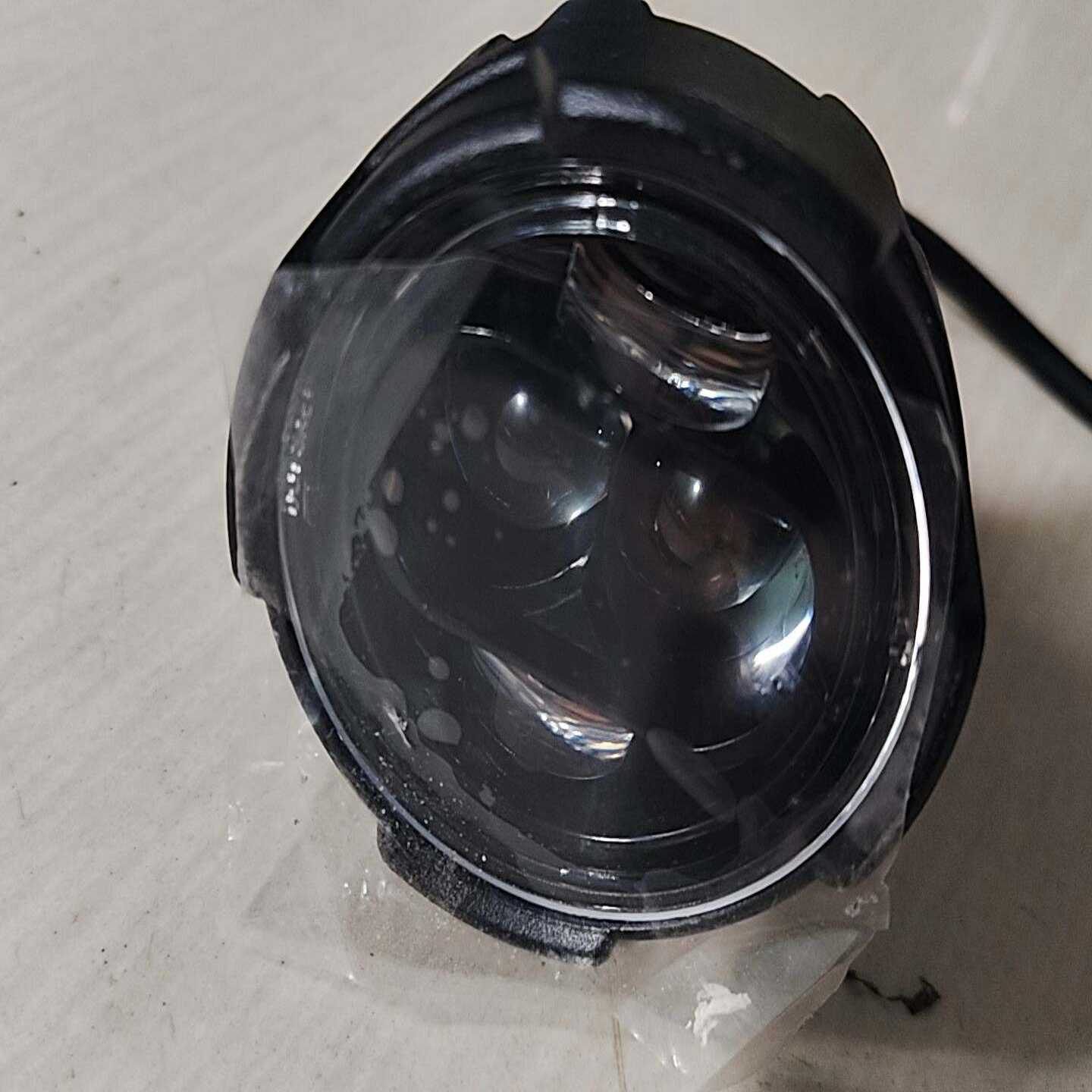 摩托车雾灯,LED灯,全新未使用。一切正常,标价为包邮价格需--