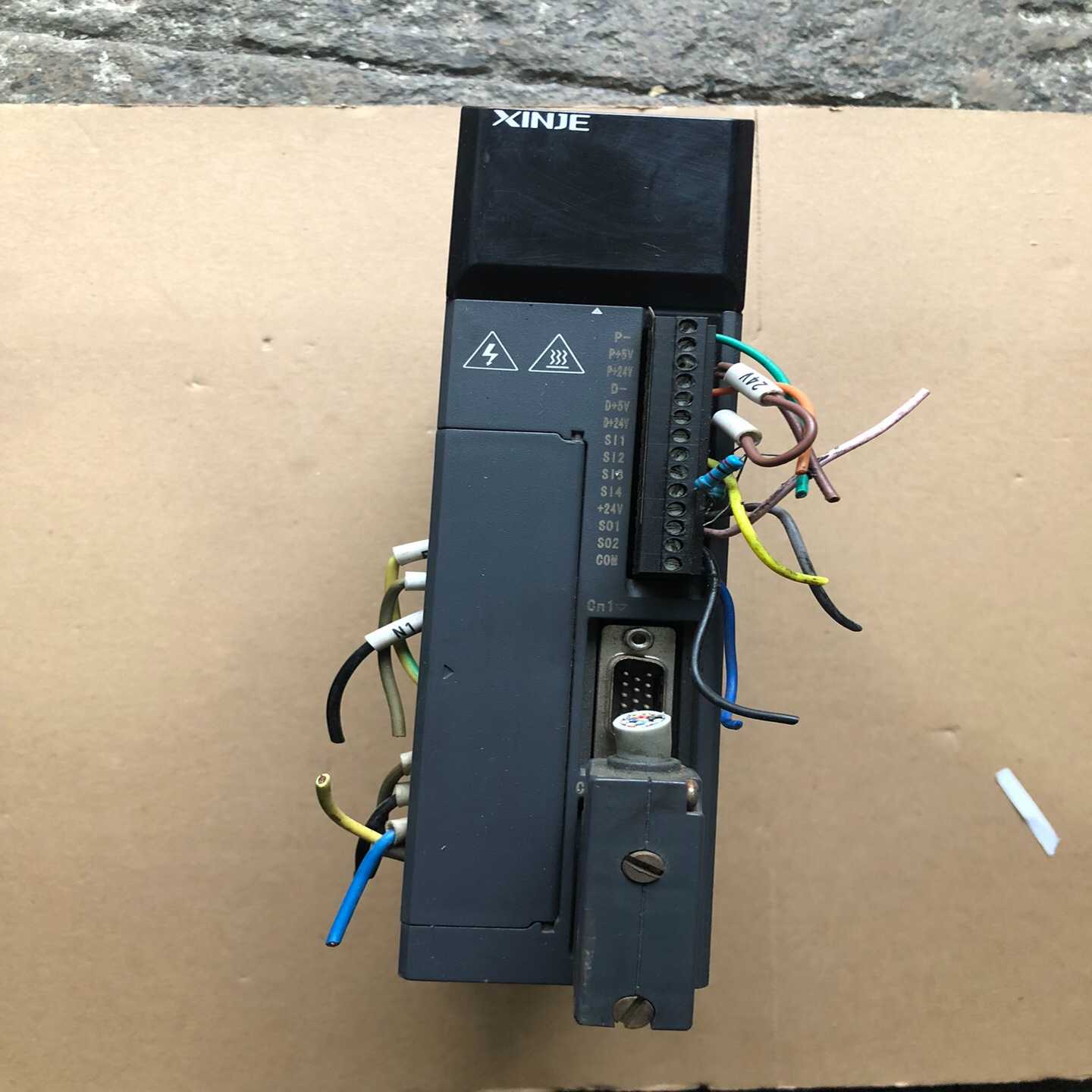 信捷、DS2一20P7一AS、一个、0·75KW成色如图功能询价