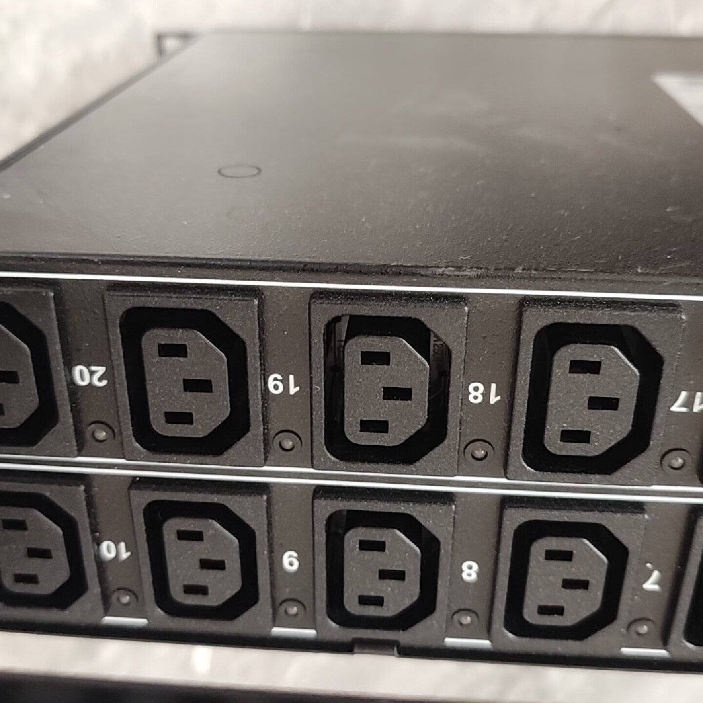 Raritan力登远程20口电源管理设备型号DPXR20A