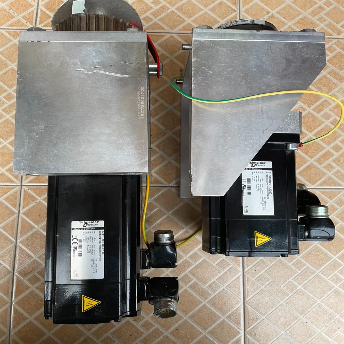 施耐德ELAU伺服电机德国进口拆机实拍SH31001--议价商品