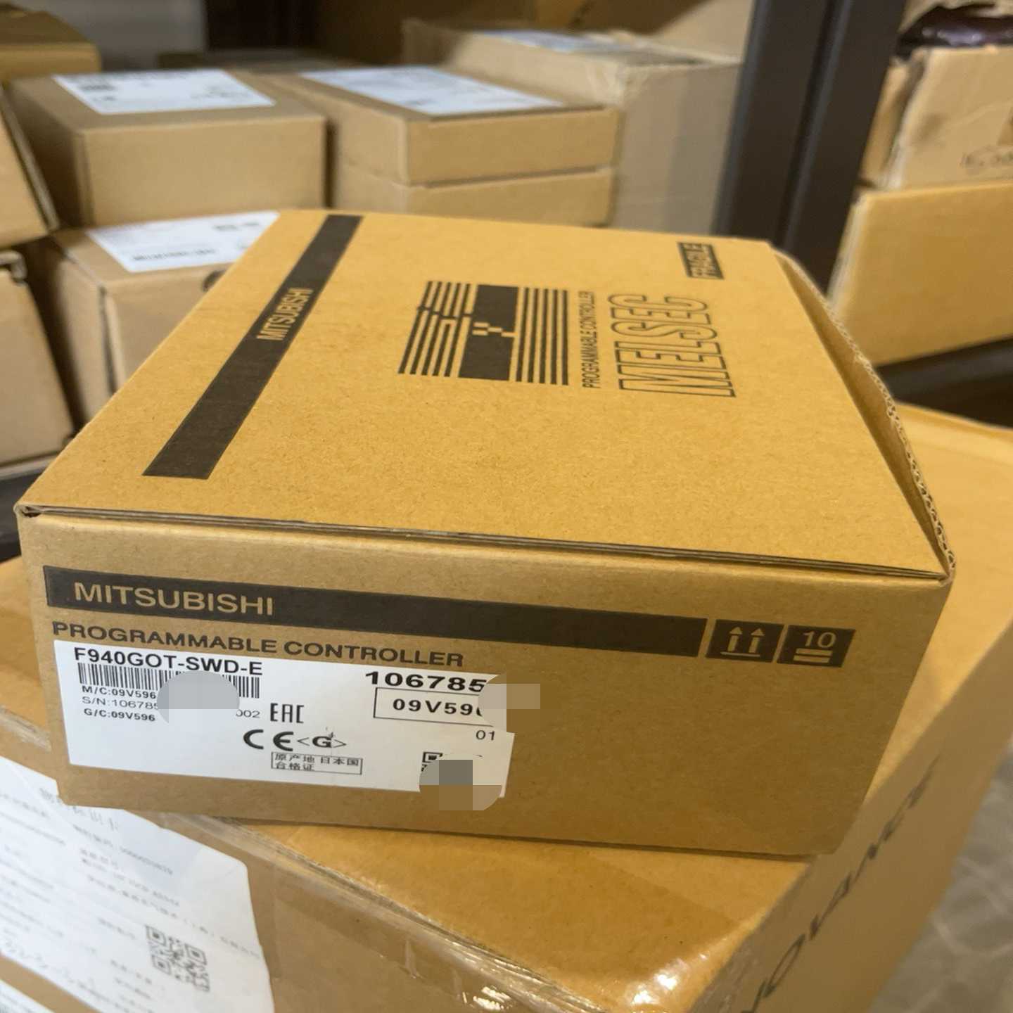 询价三菱MELSECF940GOT-SWD-E触摸屏，日本原装