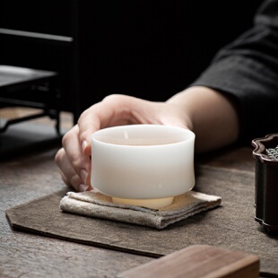 轻奢风冰种玉瓷主人杯个人杯品茗杯德化白瓷将军杯
