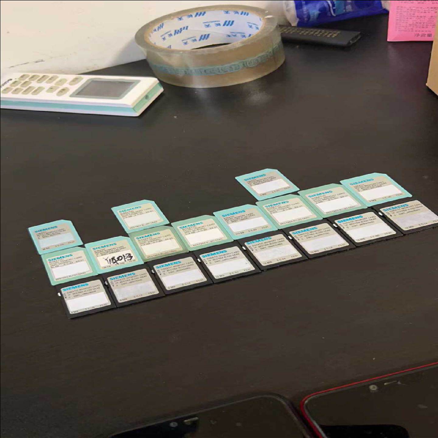 寻“”议价记忆卡黑色的卡是4m的64kb的80128kb的适用