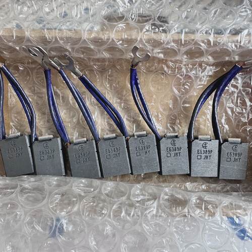 The CarboneLorraine Mersen EG389P JHY Wiper Industrial Coal