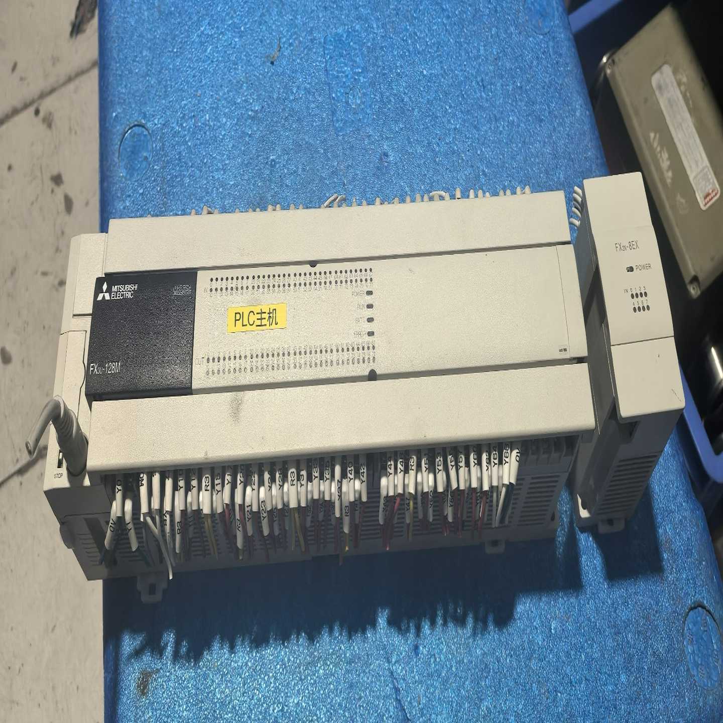 三菱PLC主机FX3U-128MR/ES-A，带FX2N-8-议价