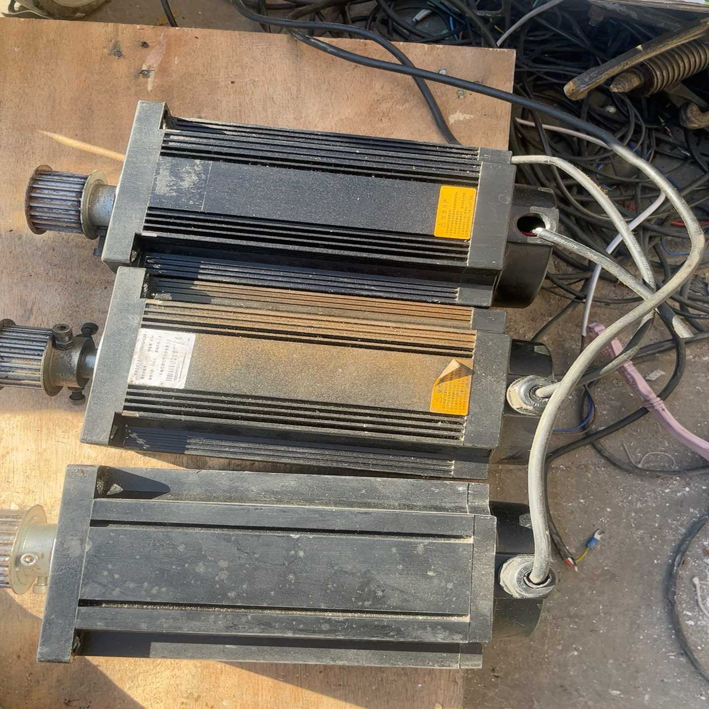 三相混合式步行电机.型号130-35N，两台19轴，－台22【鑫鑫商