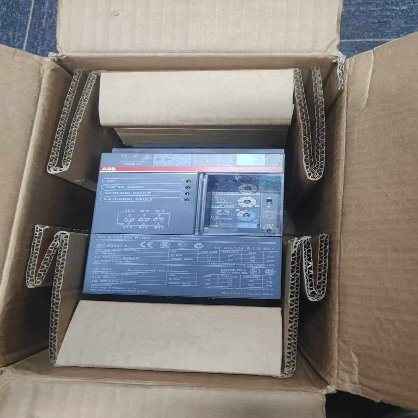 询价ABB软启动器PSS44/76-500L型号1SFA