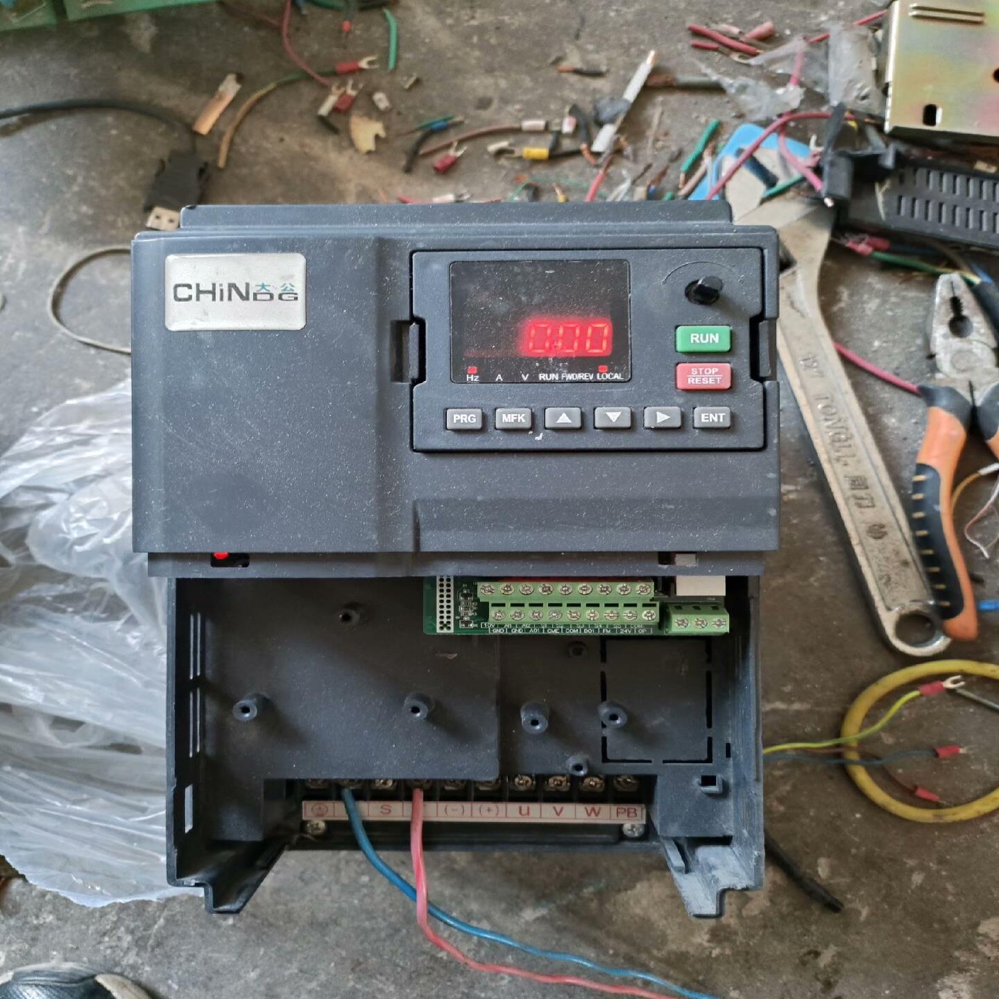 大公变频器DG800-04R0G05R5P-G3，议价