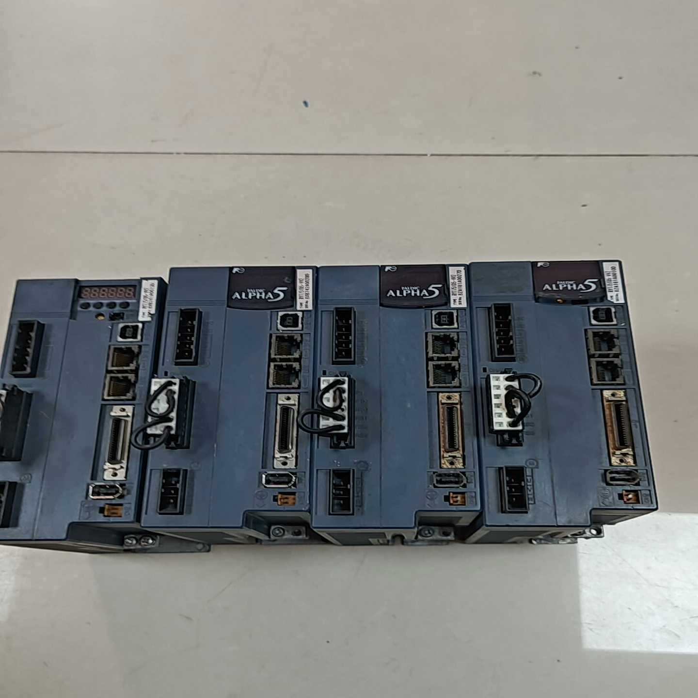 富士RYT751D5-VV2伺服驱动器，实物图，功能询价