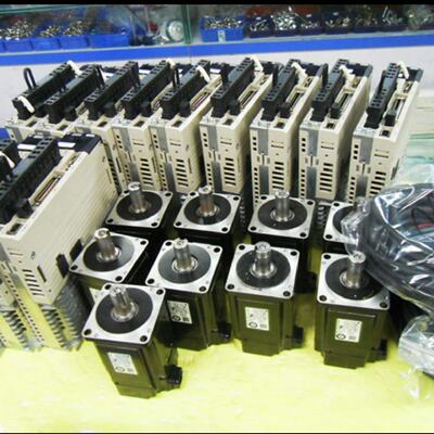 议价SGM7G-1AAFC61SGD7S-590A00A002 安川伺服驱动器正品质保一年
