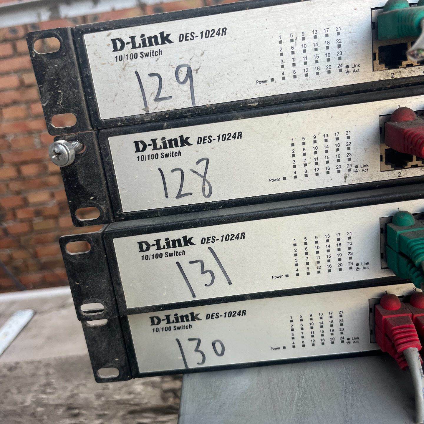DLink友讯交换机DES1024R24口百兆网络交换