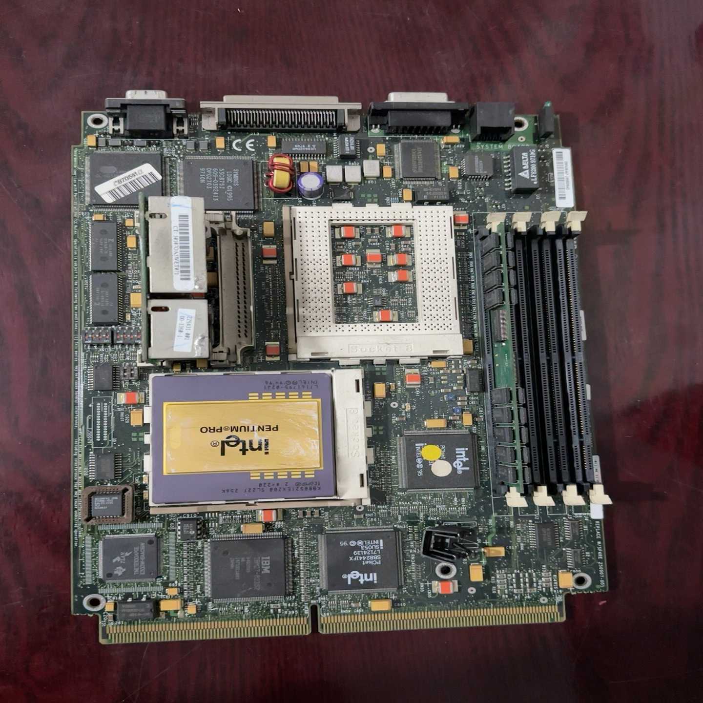 inter PENTIUM PRO主板一块  256K 喜欢[浩东商户]