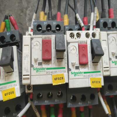 XUB4BNBNL2施耐德光电开关【白零商行】