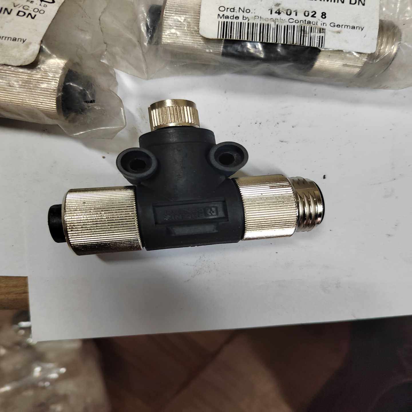 菲尼克斯1401028SAC-5O-M12T/2XMIN--议价商品