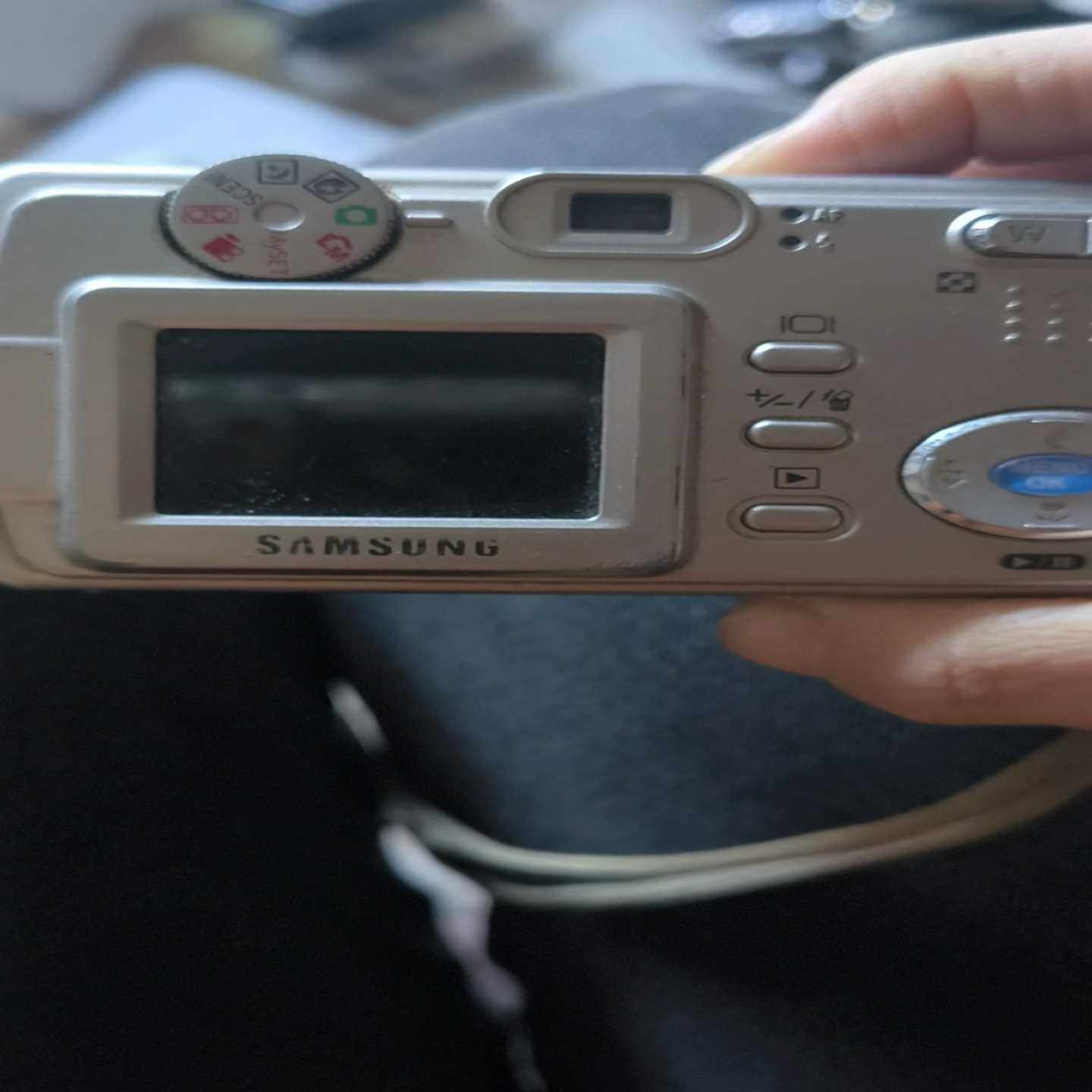 三星数码相机，型号Digimax430，外观如图，通电池开机议价