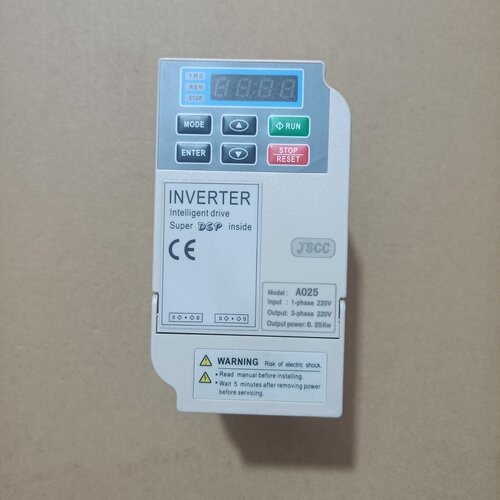 寻JSCC精研变频器0.25kw电压AC200V成色95新