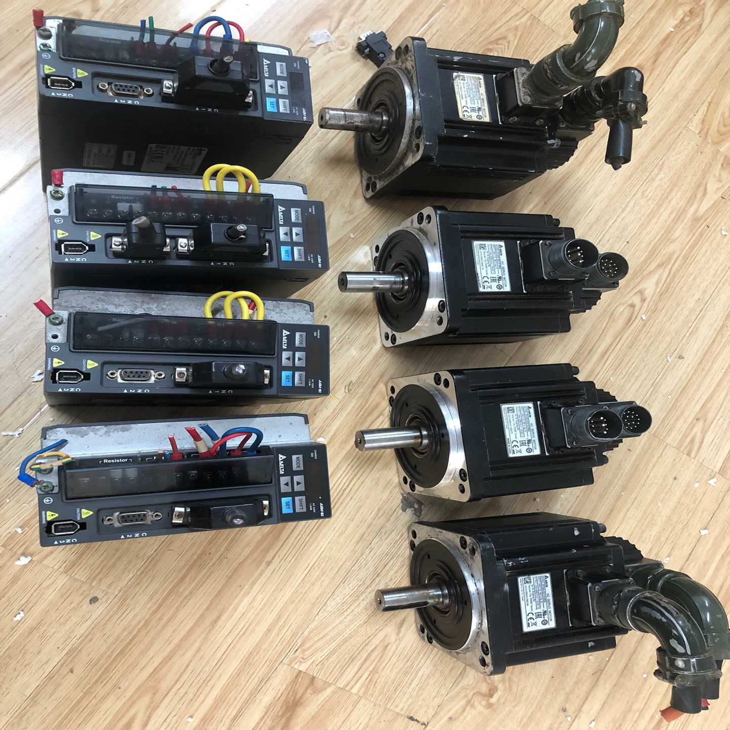 台达伺服电机套装1.5kw，驱动型号ASD-B2-1521-议价