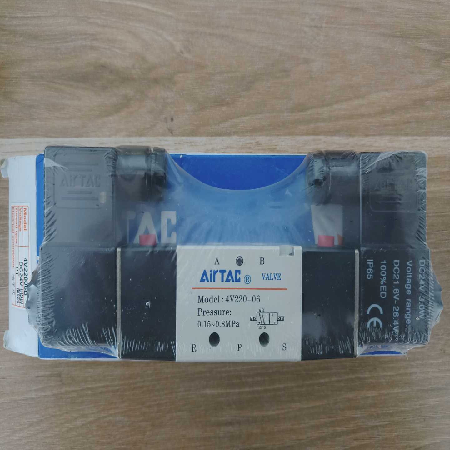 亚德客电磁阀4V22006BDC24B，全新原装正品未拆