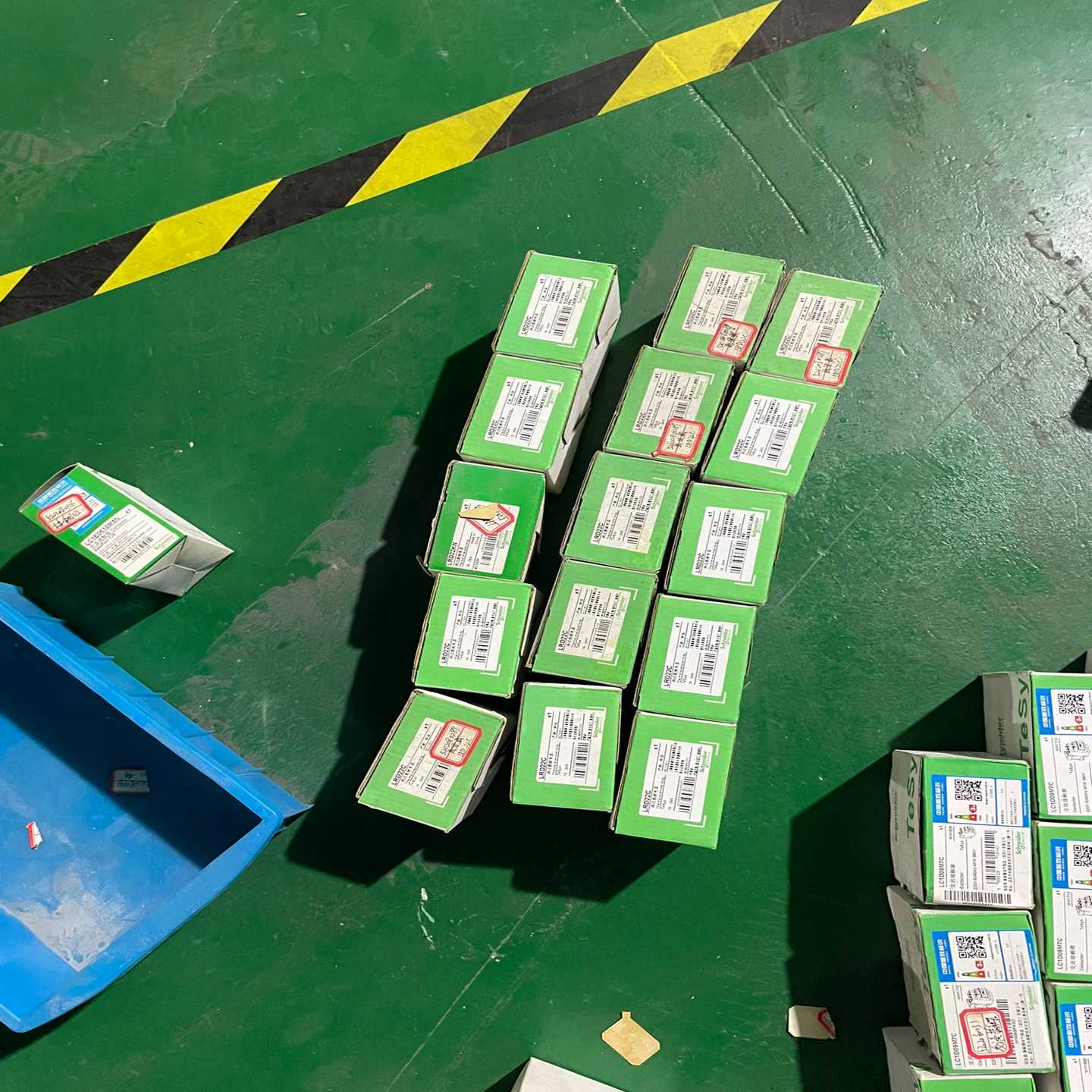 议价施耐德过热过载继电器b保护器LRD22C维修/现货