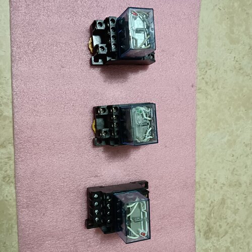 【询价】omRn继电器，LY4N一J，220V，成色如图，有19个。