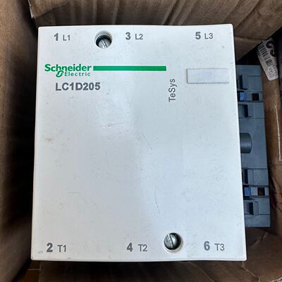 高仿施耐德LC1D205M7C接触器