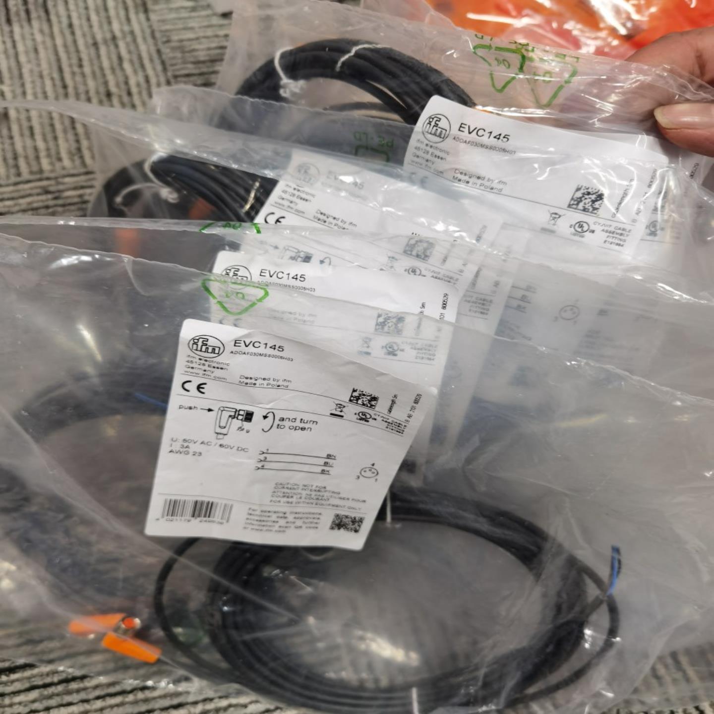 配件包邮IFM EVC144  EVC145传感器连接线原装议价议价