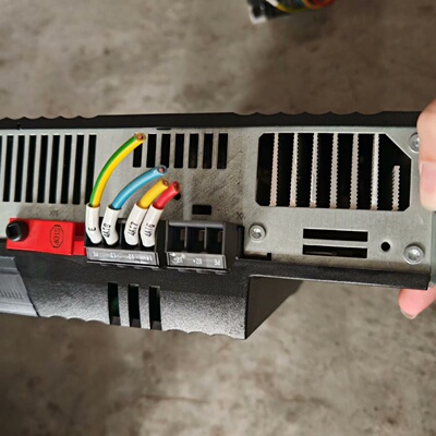 询价-SEW变频器MDX61B00145A3400实物图