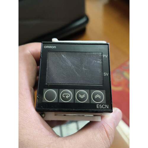 议价议价议价E5CN-R2TD ACDC24V 温控器原装正品议价