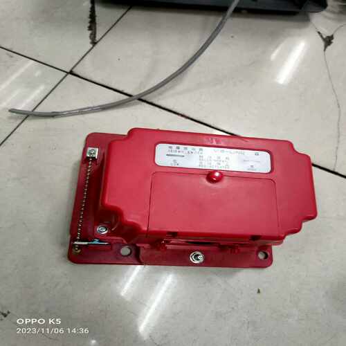 咨询-V-858N1有一个，95新以上，质保一年，。