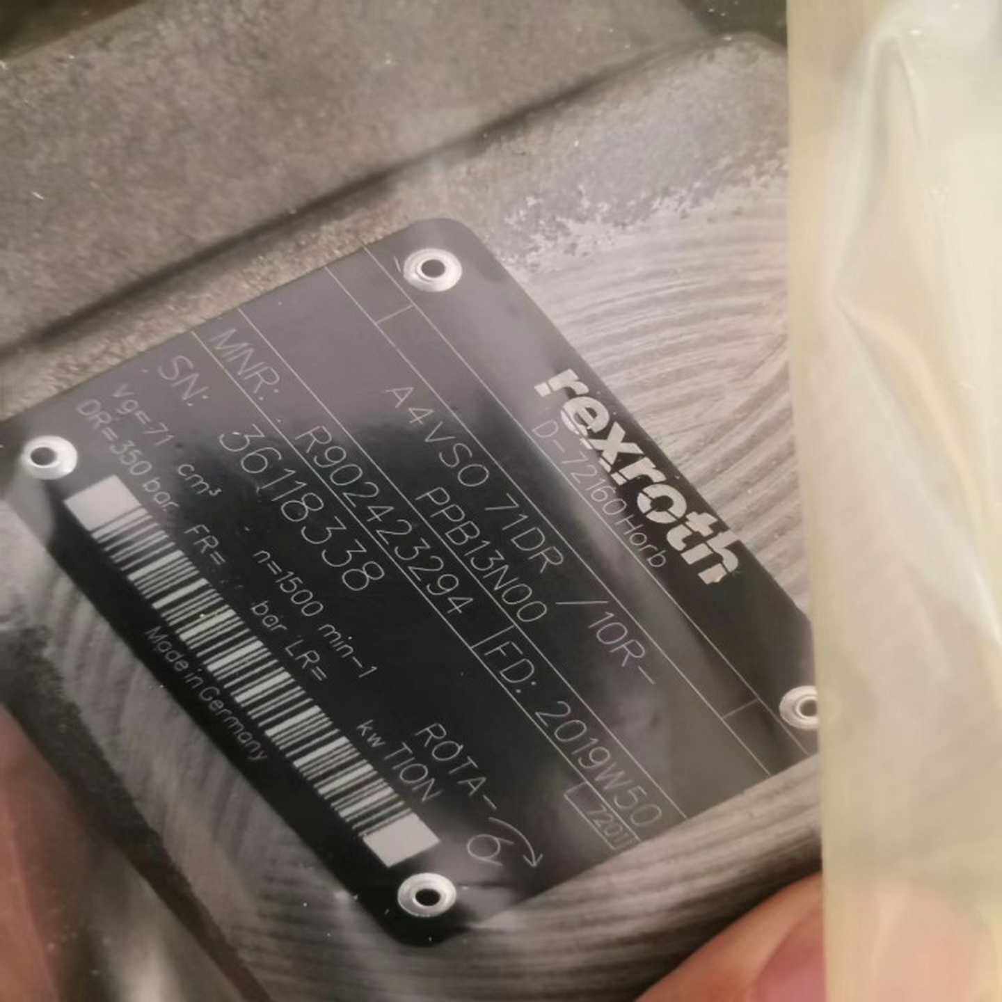 德国Rexrocth/力士乐A4VSO71DR/10R-PPB13N00柱塞泵