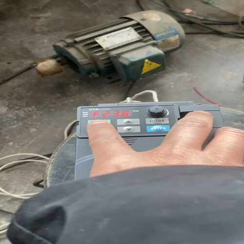 台达变频器VFD037E43A，3.7KW。（350）询价