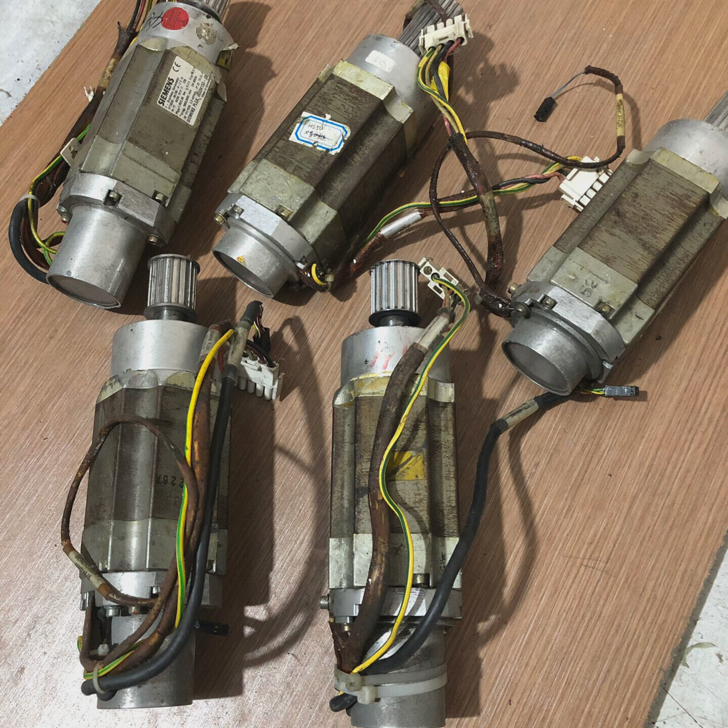 五个西门子电机 1FT3035-6AZ99-9-Z S14询价