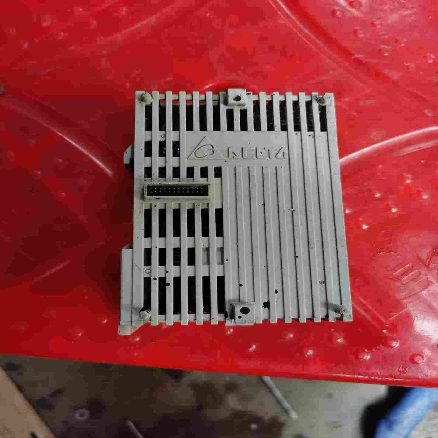 【议价】台达VFD110E43A变频器现货实拍功能包好 成色不错