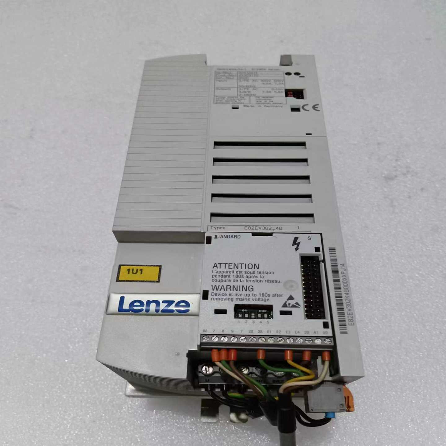 Lenze变频器E82EV302-4B8200vec