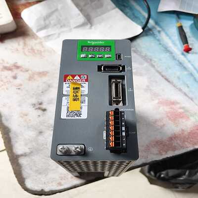 施耐德750w伺服驱动器LXM16DU07M2X750w--议价商品