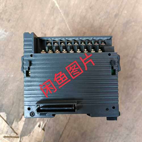 驱动器R7D-ZP04H 0.4K，成色如图，有意~询价