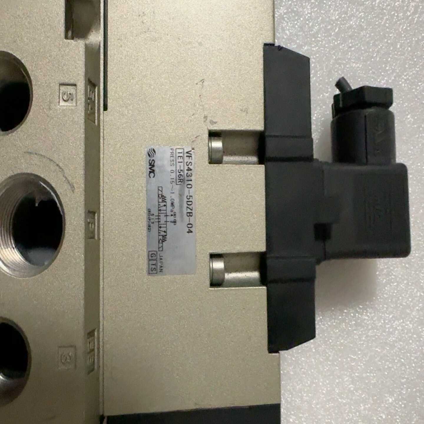 拆机SMC电磁阀VFS4310-5DZB-04VFS33--议价商品